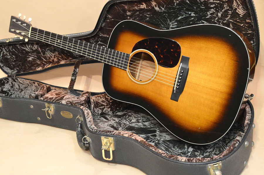 MARTIN D-18V Vintage Series Sunburst 2000年製