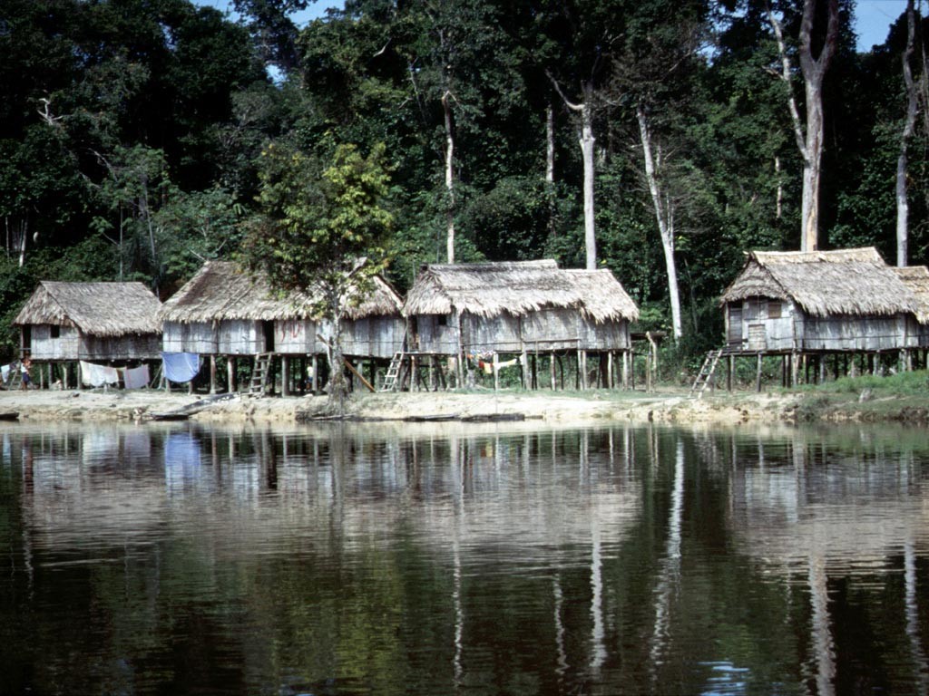 Lameirao: ein Indiodorf der Mayoruna auf der brasilianischen Seite des Rio Javarí.