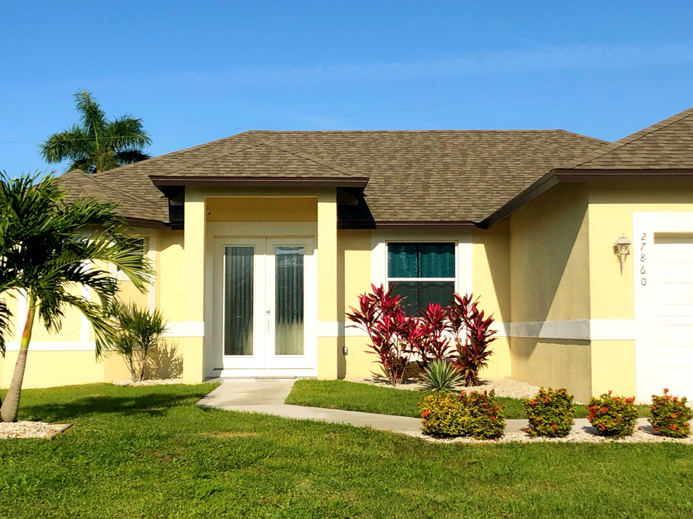 Bonita Beach Villa front yard welcome