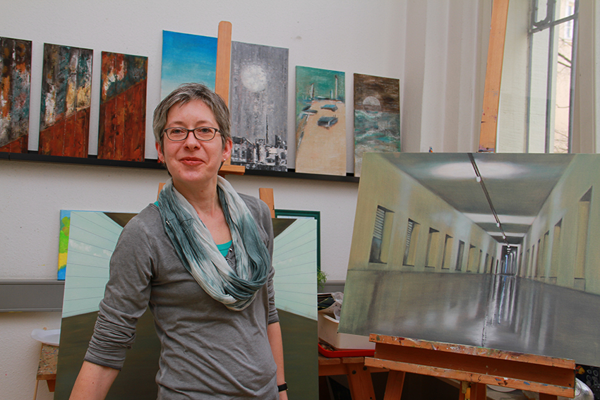 Gabriele Bieck in ihrer Kunstschule