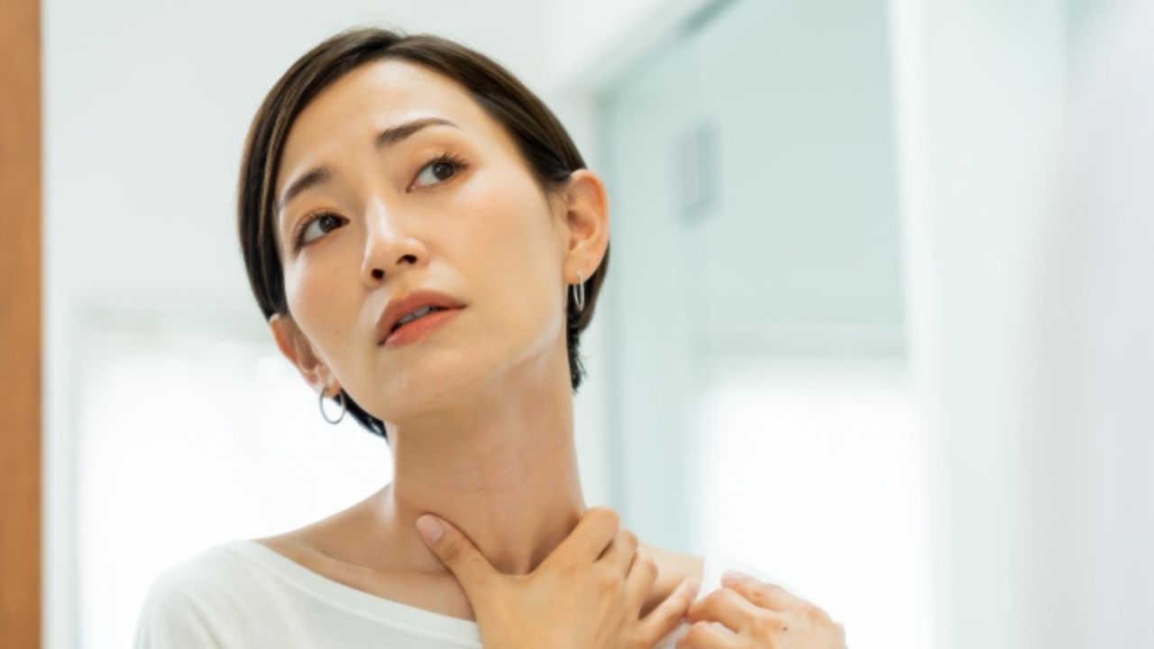 首が長い人はストレートネックになりやすい？3つの理由と予防法を解説