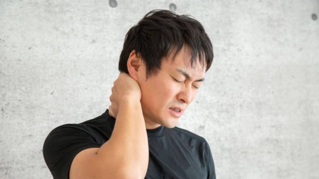 ストレートネックに牽引は効果がある？牽引のメリットデメリットを解説