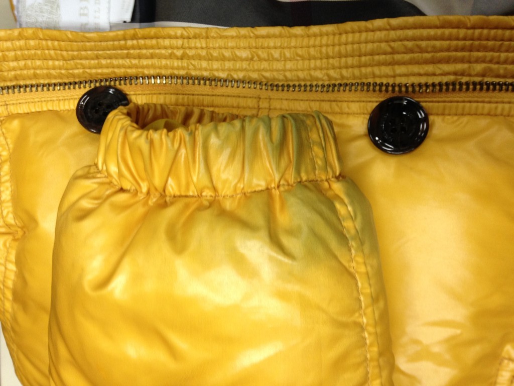 ダウンジャケットのシミ落とし (有)クリーニング白鳥のホームページ