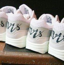 sneakers met mrs