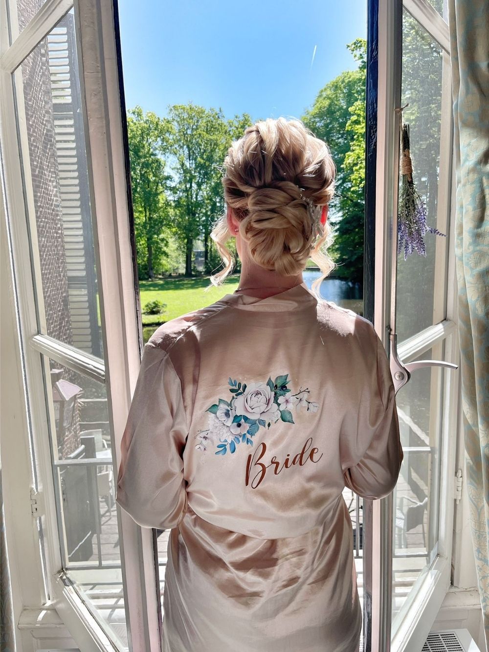 Blog #114. Waarom steeds meer bruiden kiezen voor een kimono én een jasje