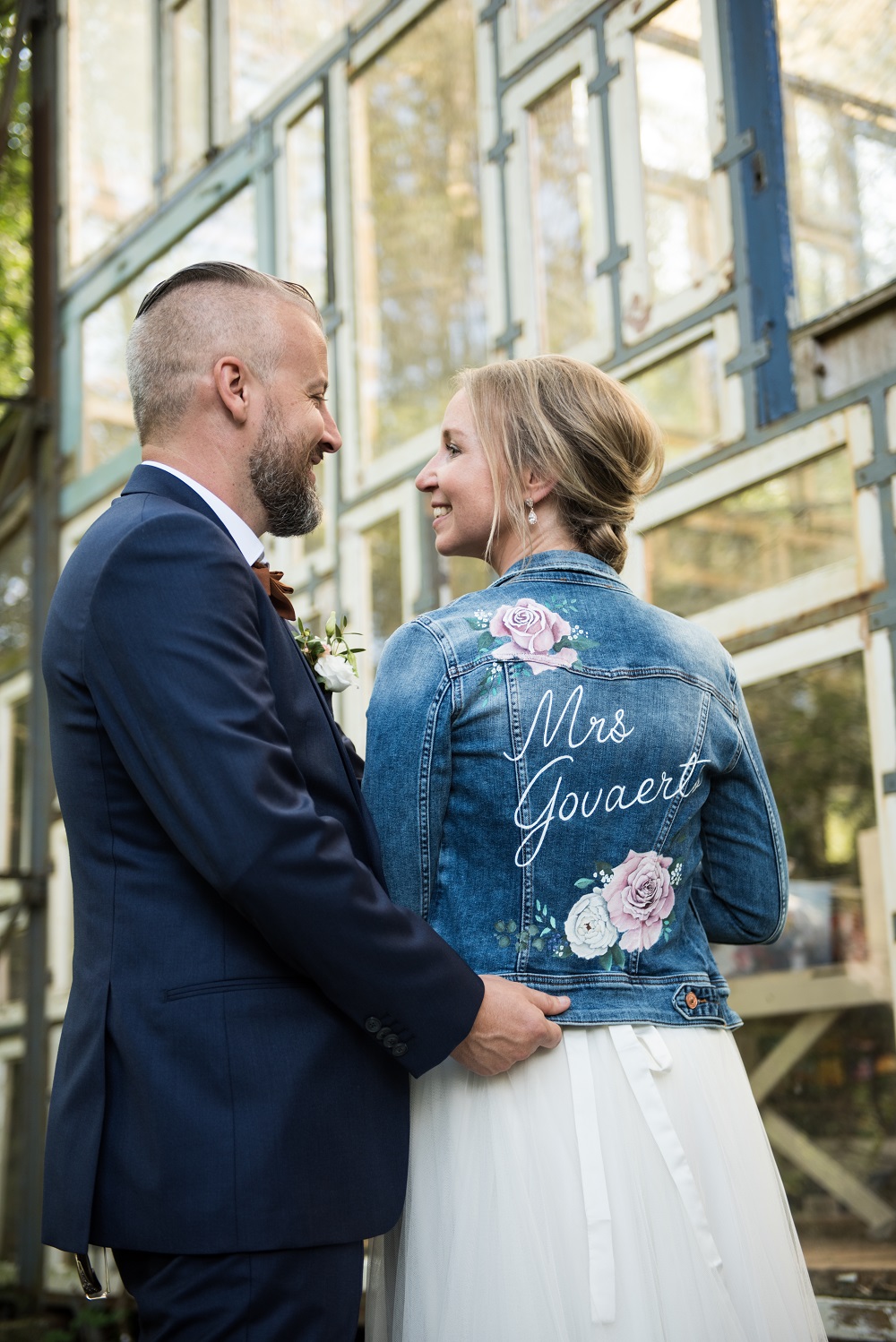 Blog #67.  Ontwerpen op jasjes met bloemen en tekst