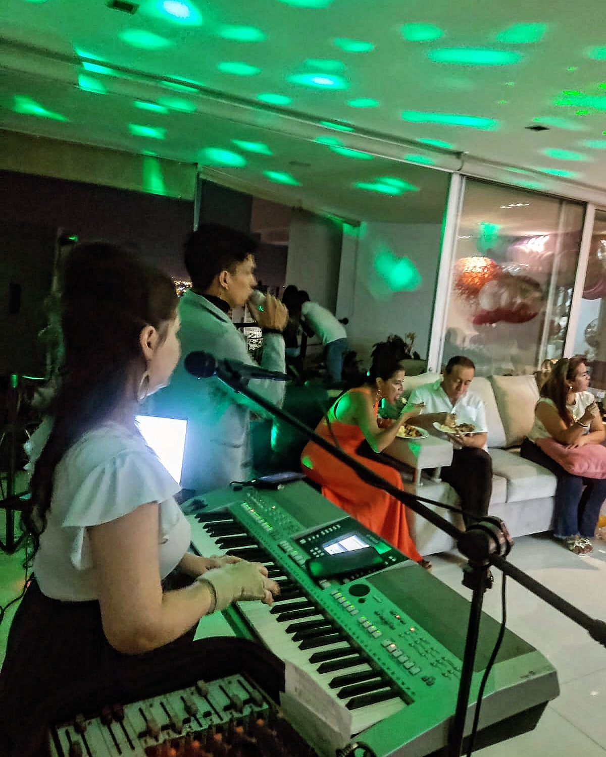 Dúo dueto musical en Cali