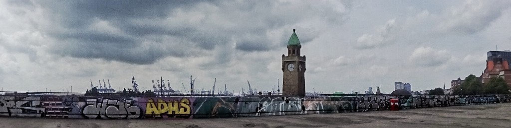 Hafen Panorama mit Graffiti
