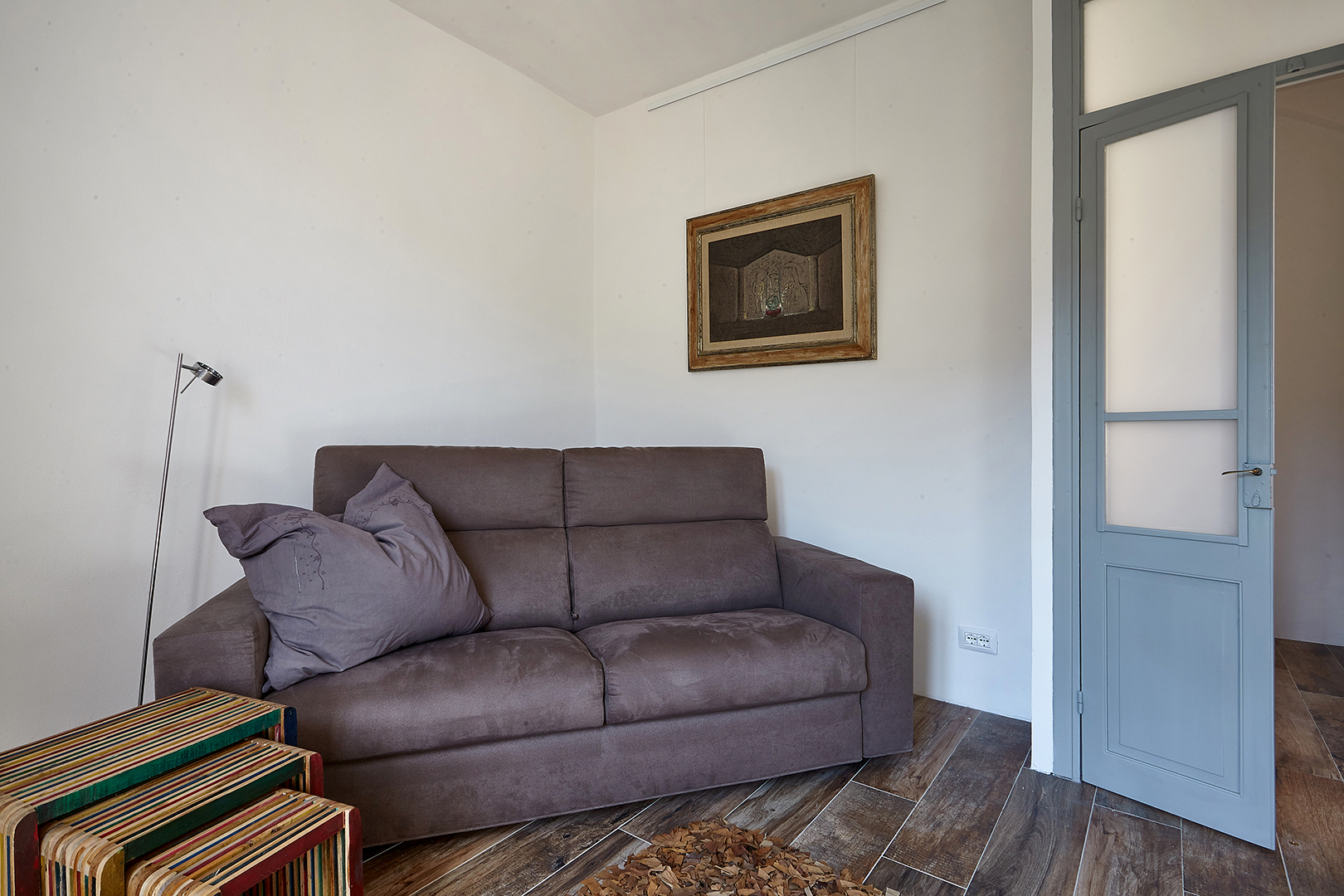 Apartment: Wohnbereich mit Schlafcouch 