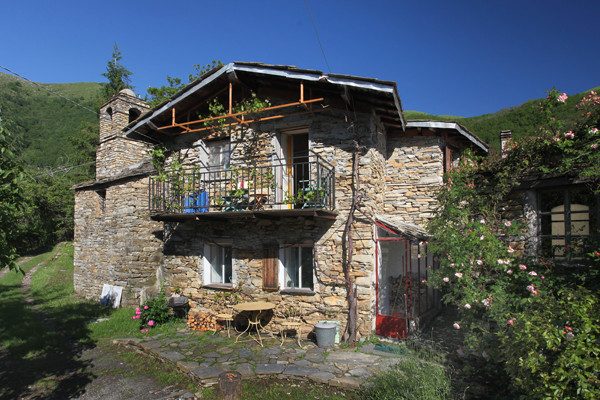 vacation rentals Italy, budget vacation rentals Italy, mountain cottage Italy, mountain cottage Liguria