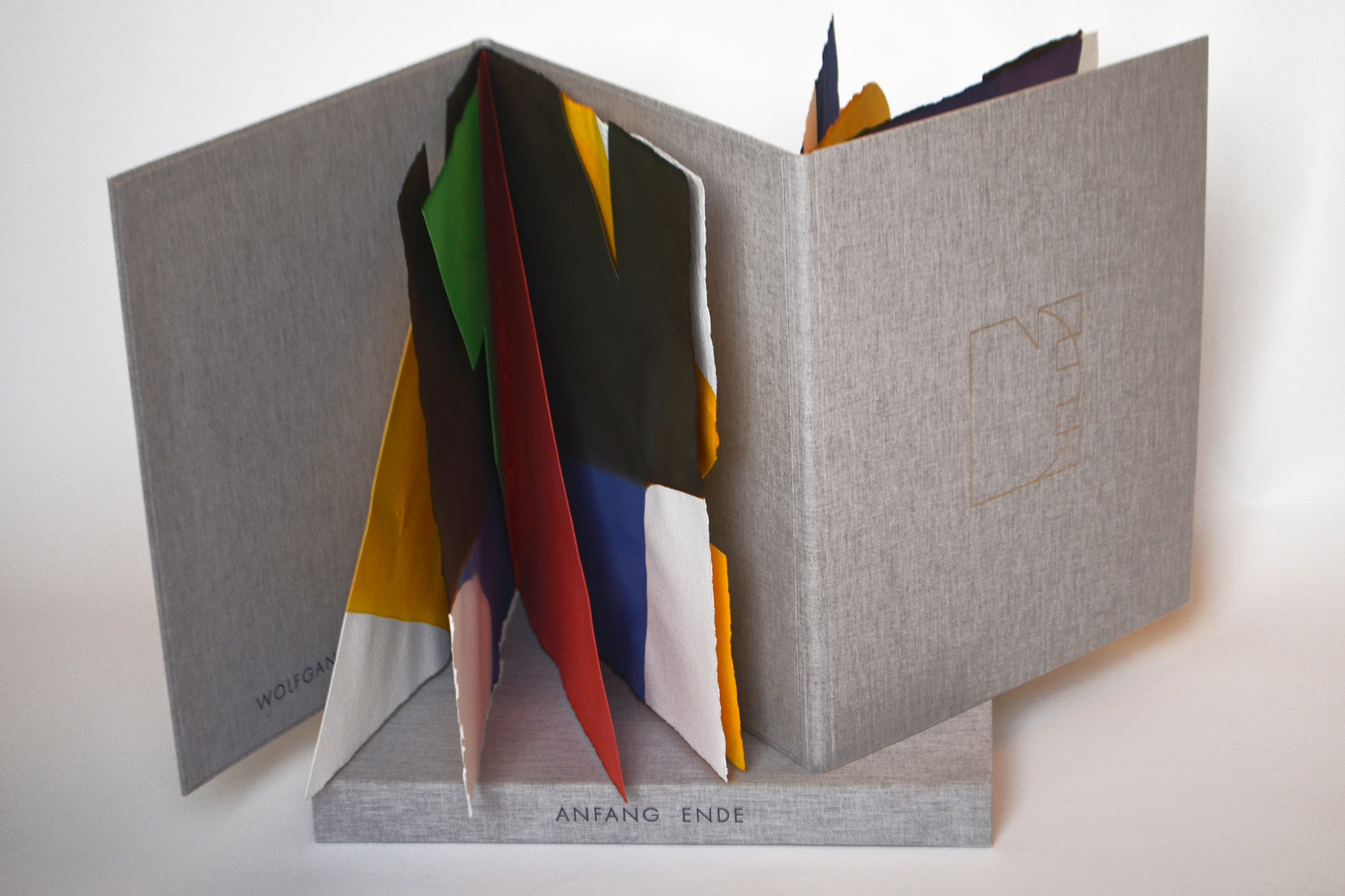 "Anfang Ende" (2010) - Ein Künstlerbuch von Wolfgang Heuwinkel, hergestellt in Zusammenarbeit mit John Gerard