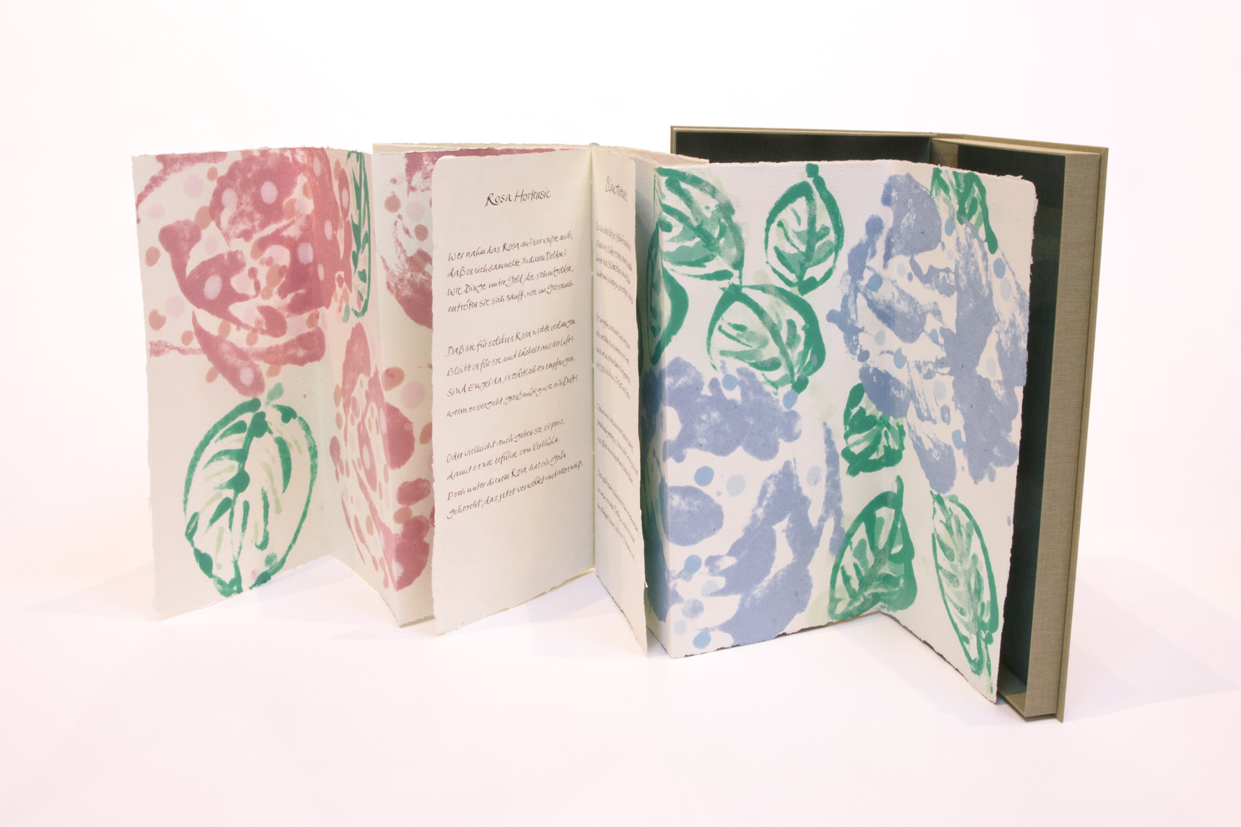"Hortensien" (2013) - Ein Künstlerbuch mit Papiergüssen und Kalligrafie von Heide Bauerle, hergestellt in Zusammenarbeit mit John Gerard