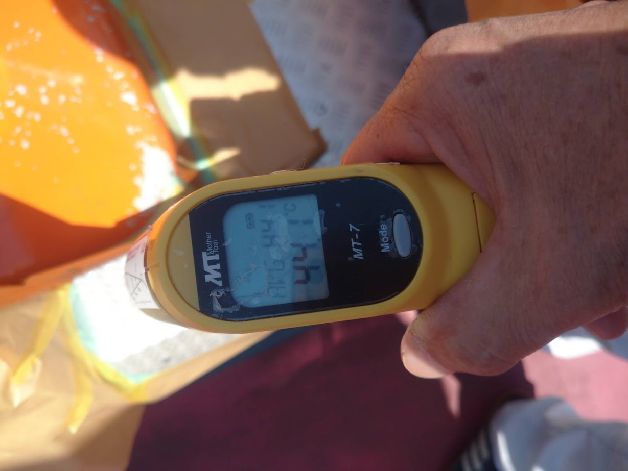 塗布前に温度計測　44℃　4月計測