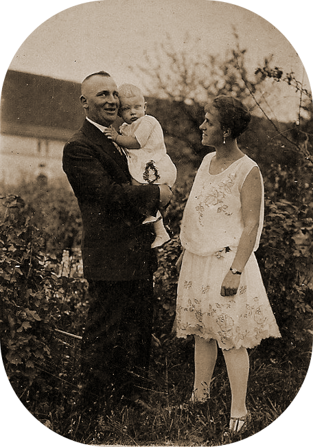 Arthur und Erna Katterwe mit Eberhard August 1929