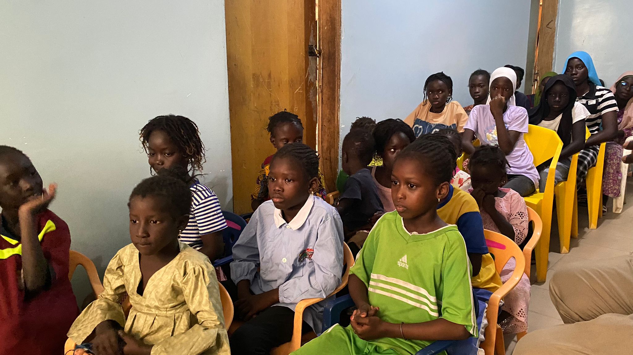 "La Voix d'Ellya" souffle aux filles leurs droits, au Sénégal.