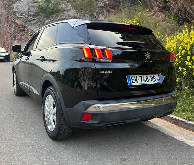Peugeot 3008 2020 – семейный кроссовер в аренду без скрытых платежей Будва