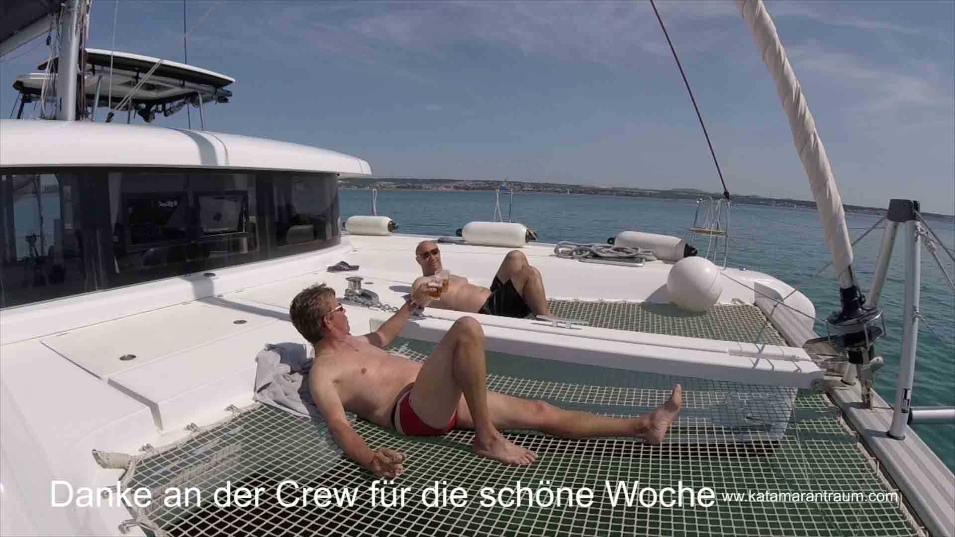Als belohnung und Abschluß der Katamarantraining Woche tosten Skipper und Gast Attila (Eurowings Piloten)