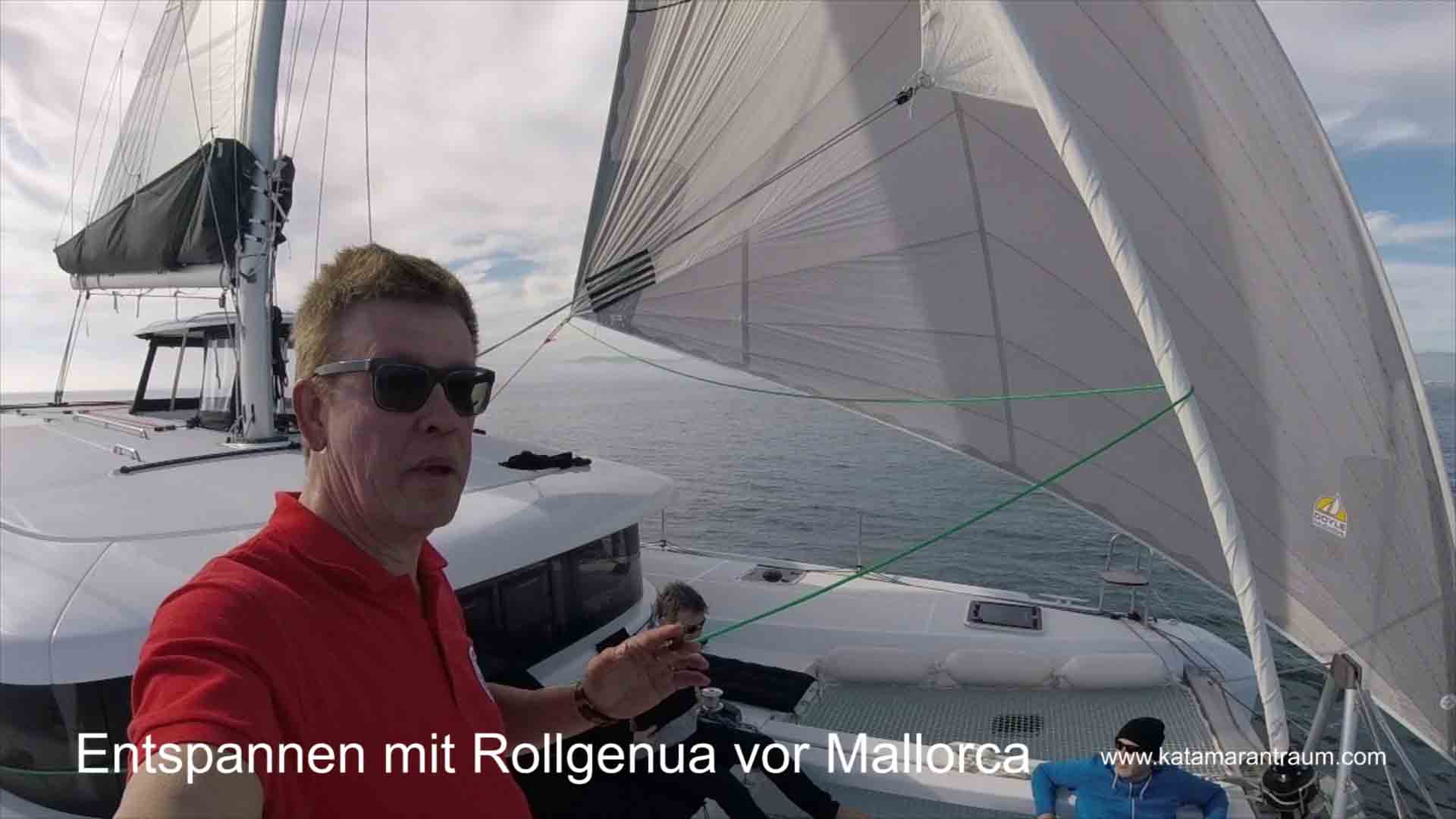 Nach Reparatur von Rollgenau, tseten wir das Vorsegel vor der Küste von Mallorca