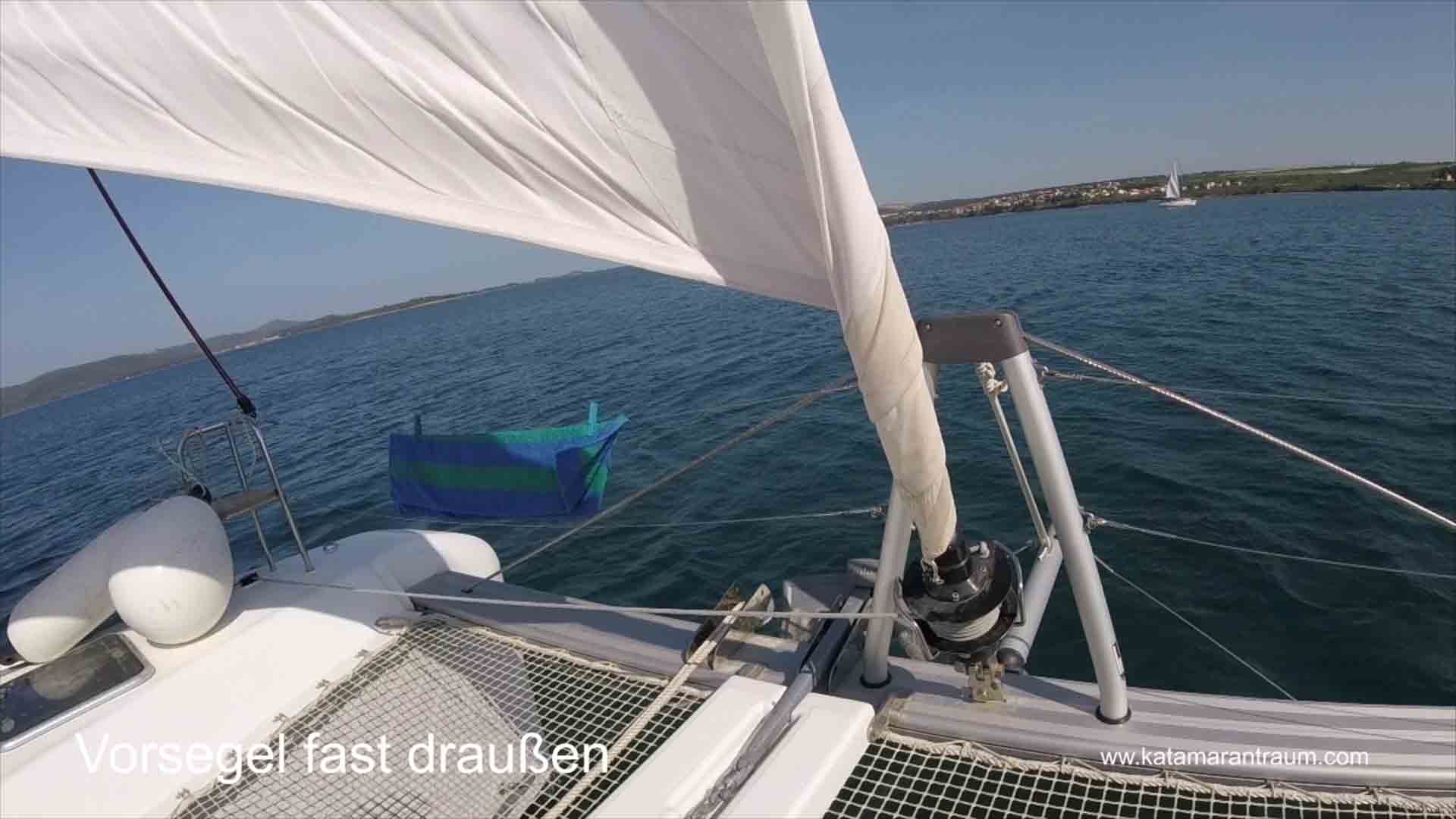 Catamaran maneuver training: Foresasil is almost out