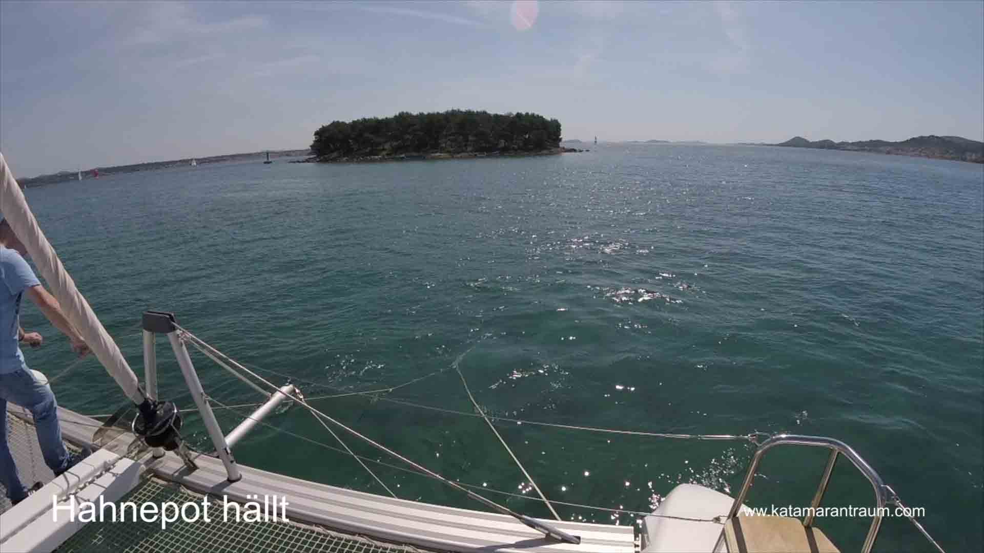 With both engines in 1500 rmp reverse, we check whether the anchor holds