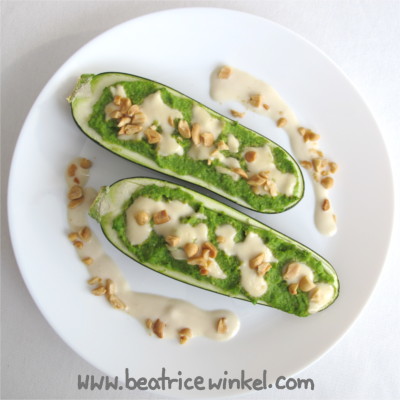 vegane gefüllte Zucchini mit Erbsen-Hummus