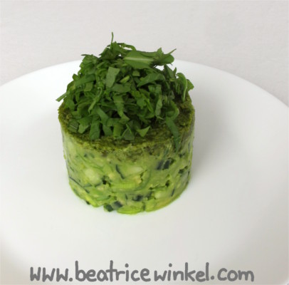 veganer Gurken-Avocado-Turm