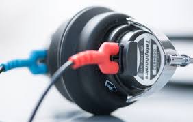 Kopfhörer abgebildet