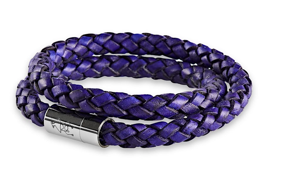 Doppeltes geflochtenes Lederarmband 8 mm Durchmesser für Herren in der Farbe Lila mit glänzenden Magnetverschluss aus Edelstahl und Crazy Frog Logo auf dem Verschluss