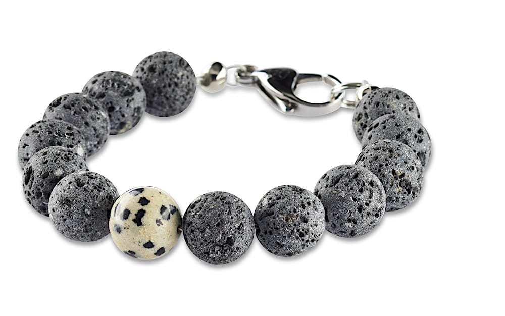 10 mm Damen Armband aus grauen Lavaperlen mit einer gemaserten Perle aus Dalmatiner Jaspis. Mit einem Edelstahl Karabiner als Verschluss mit Crazy Frog Logo.