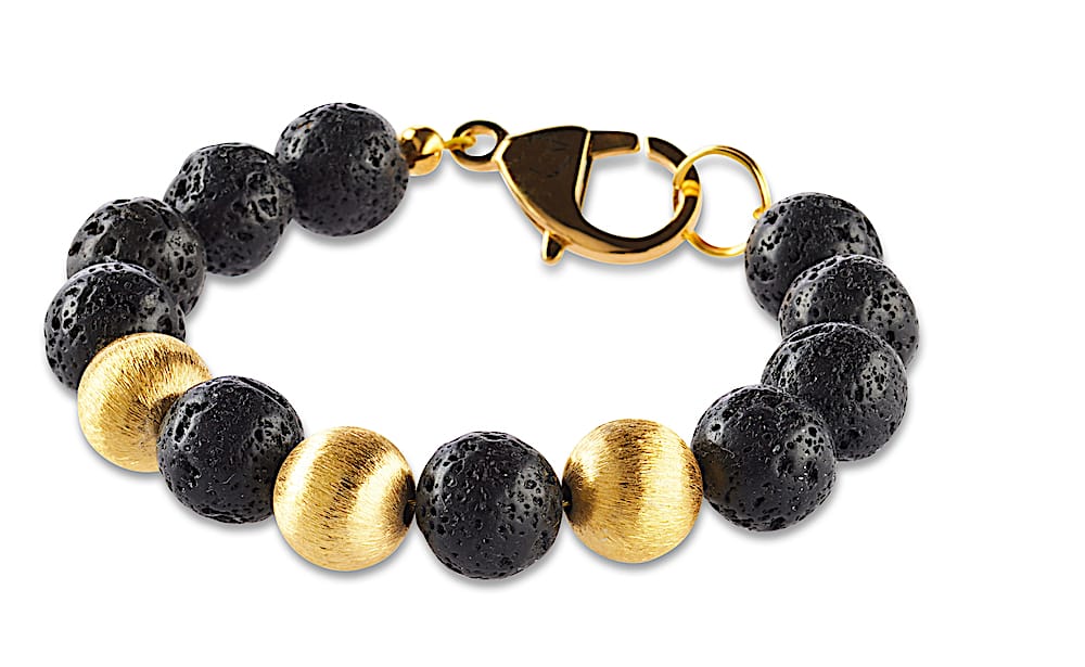 12 mm Herren Armband aus schwarzen Lavaperlen mit drei Perlen aus geschliffenen Gold. Mit einem vergoldeten Karabiner als Verschluss mit Crazy Frog Logo.