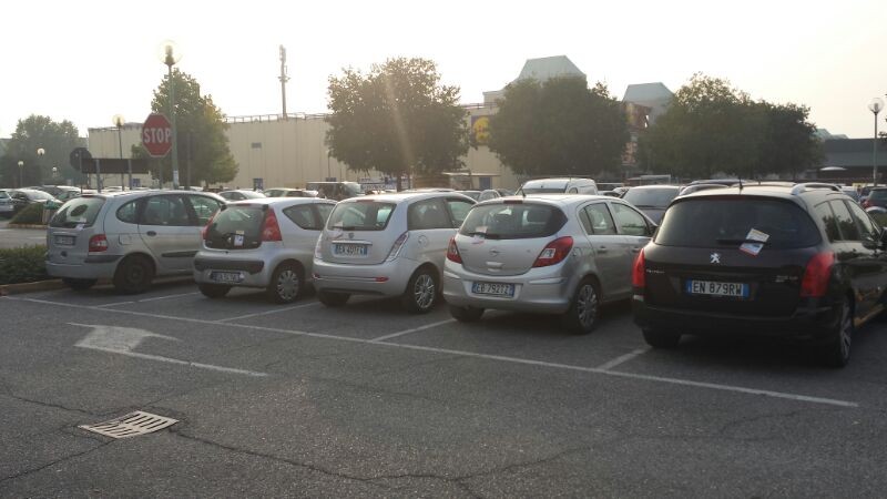 Volantinaggio su Auto Brescia