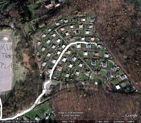 Einfach natürlich hier! Ansicht vom Sateliten! Eingebettet in einen Wald!Foto ca. 2002