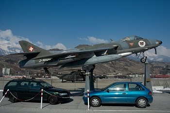 Hunter J-4100, beim Flugplatz Sion (Foto: Andr Eschkenasoff)