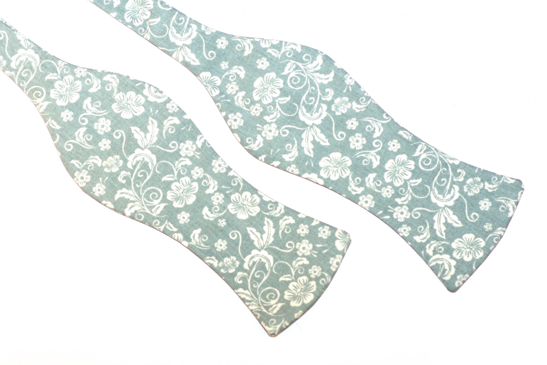 Herren Anzug Schleife grau blaues Blumenmuster zum selberbinden – Selbstbinder