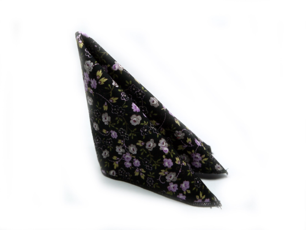 Einstecktuch schwarz lila Blumen