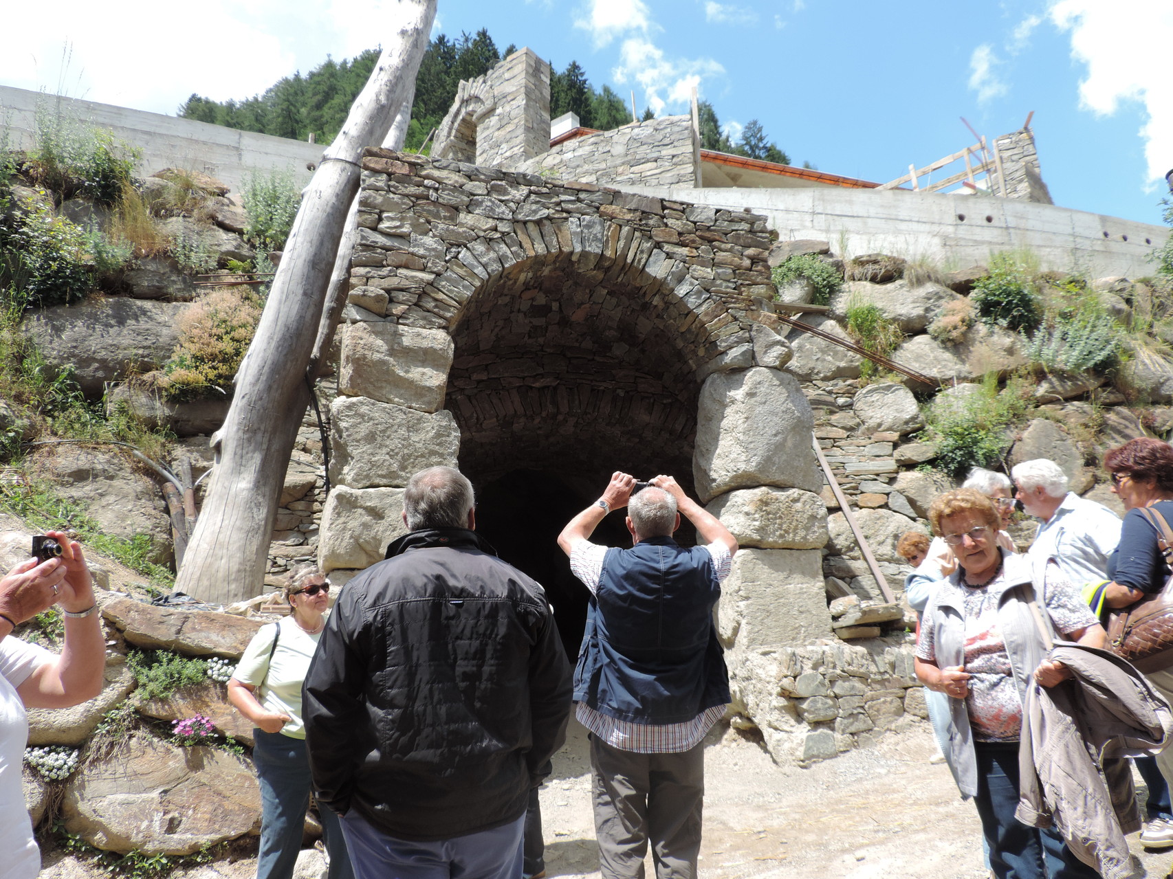 die neue Eventhöhle unter den Himbeeren und hinter der Theke