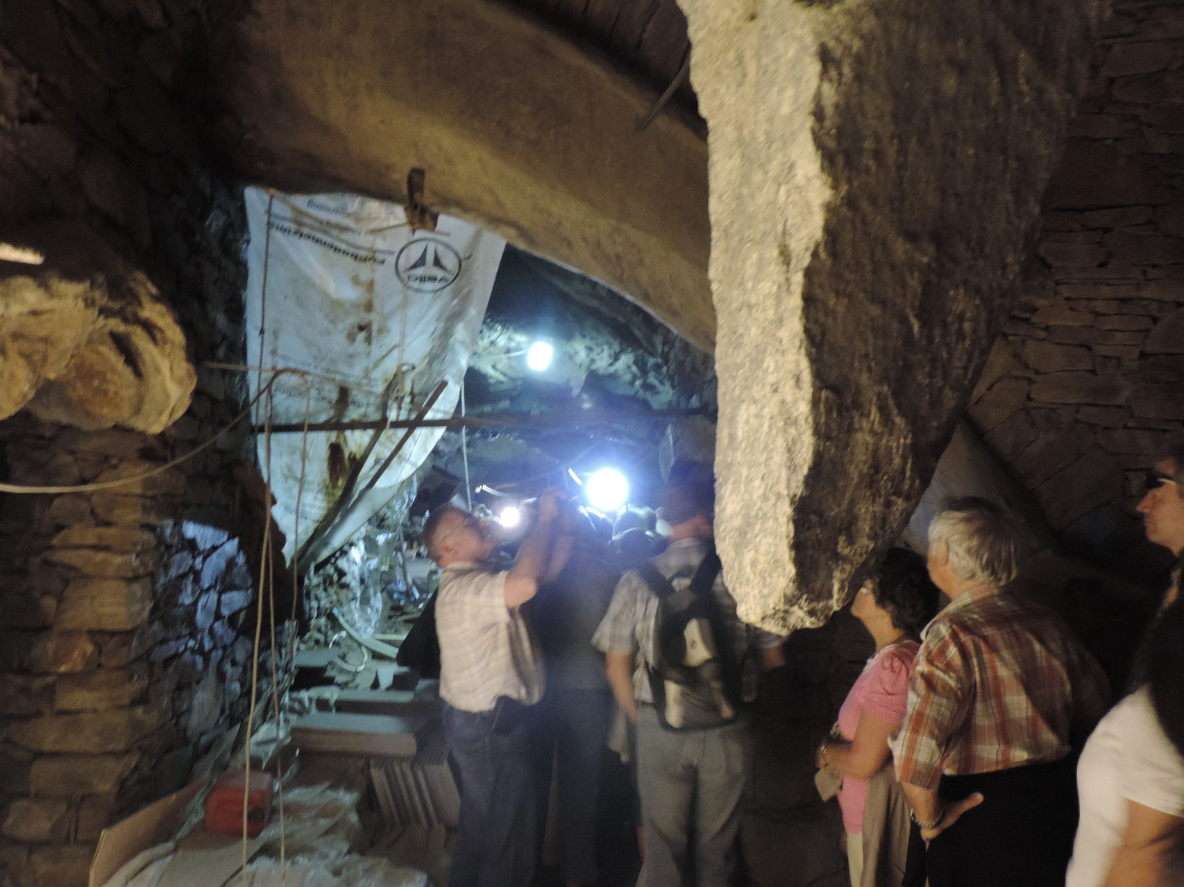 die neue Eventhöhle unter den Himbeeren und hinter der Theke