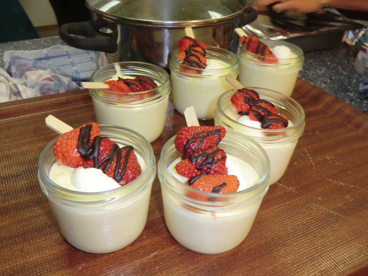 leckere Bayrische Creme mit Erdbeeren