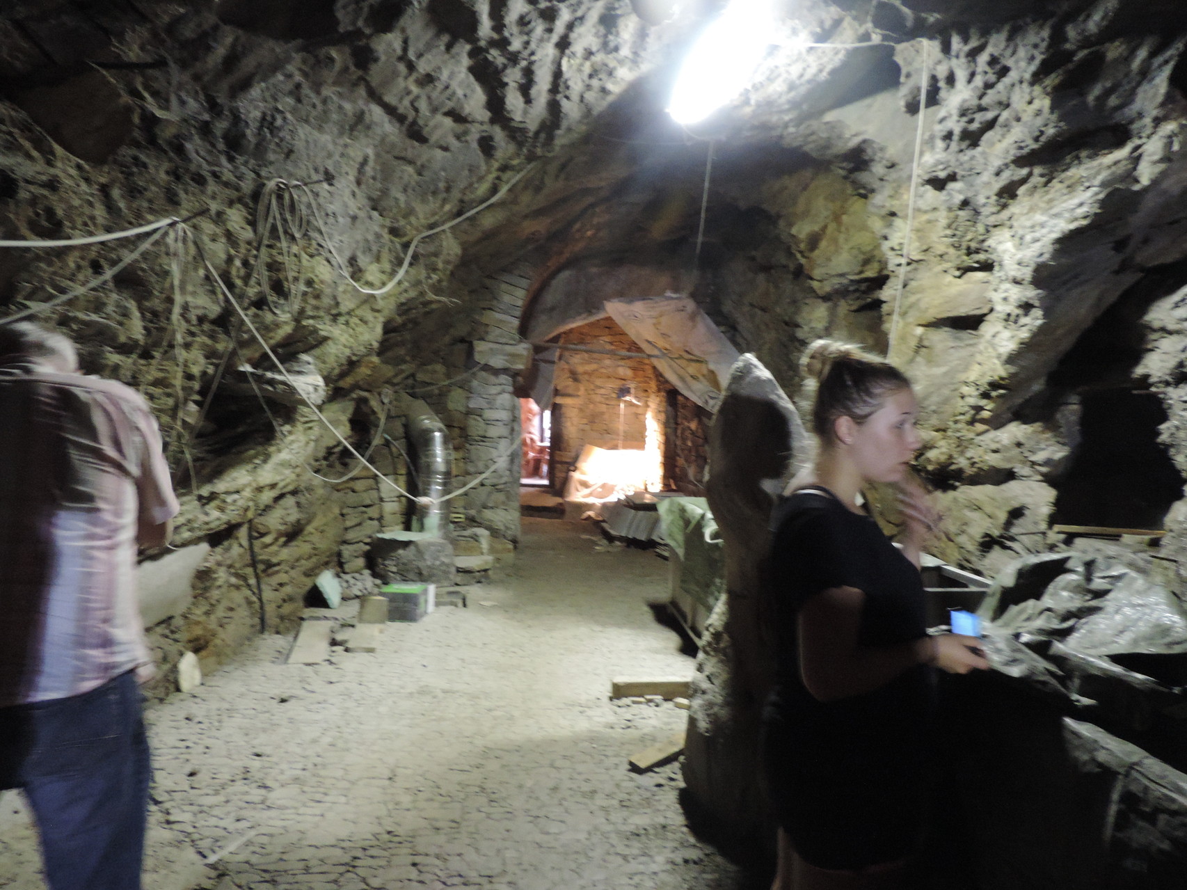 die neue Eventhöhle unter den Himbeeren und hinter der Theke