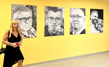 Gesichter des Lebens Fotoausstellung im Ausbildungszentrum des Cyber- und Informationsraum der Bundeswehr