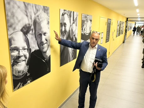 Gesichter des Lebens Fotoausstellung im Ausbildungszentrum des Cyber- und Informationsraum der Bundeswehr
