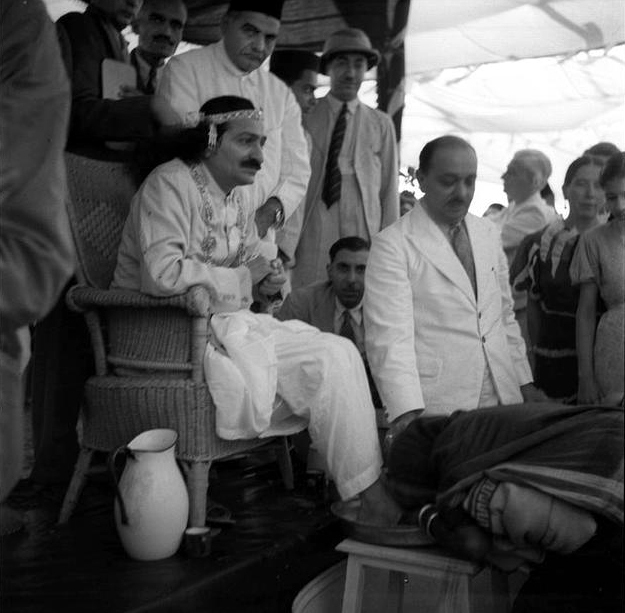 1937 - Meher Baba's Birthday celebrations in NNasik, India.