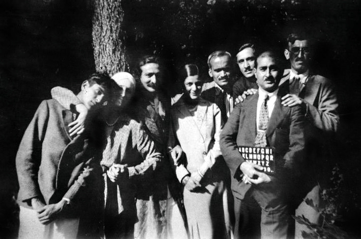 24 May 1932 : ( L-R ) Adi Jrn, Norina Matchabelli, Meher Baba, Anita de Caro, Ghani Munsiff, Beheram Irani, Kaka Baria and Chanji Dadachanji