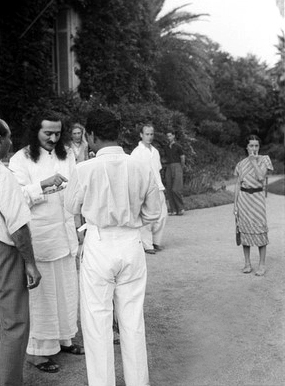 Cannes, France - L-R ; Kaka Baria, Baba, Nadine Tolstoy, Dr.Nilu ( back to camera ), Sam Cohen, Arend Fuhrmann & Delia. Courtesy of MN Publications