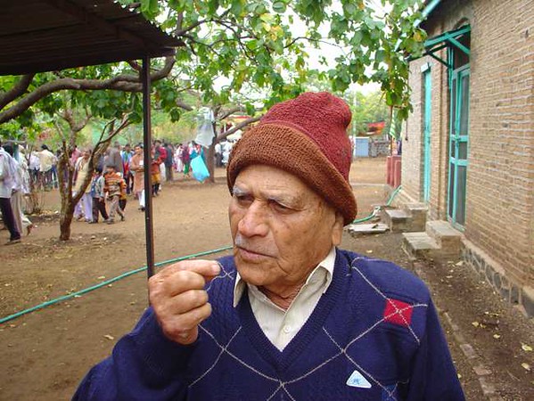 Jangle Master at Meherabad Hill – Photograph by Niket Kale
