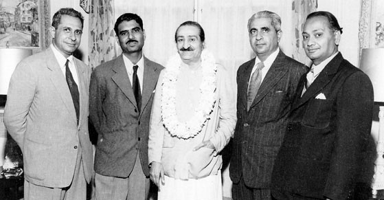 1956 - Washington : ( L-R ) Meherjee Karkaria, Eruch Jessawala, Meher Baba, Adi K. Irani, Nilu Godse