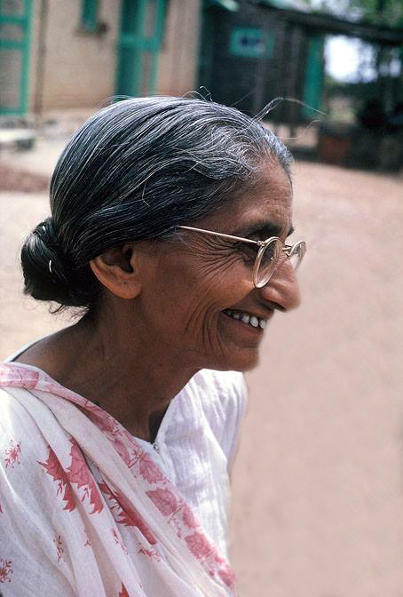 Mid-1970s ; Mansari at Upper Meherabad near her quarters ; Photographed by Anne Giles