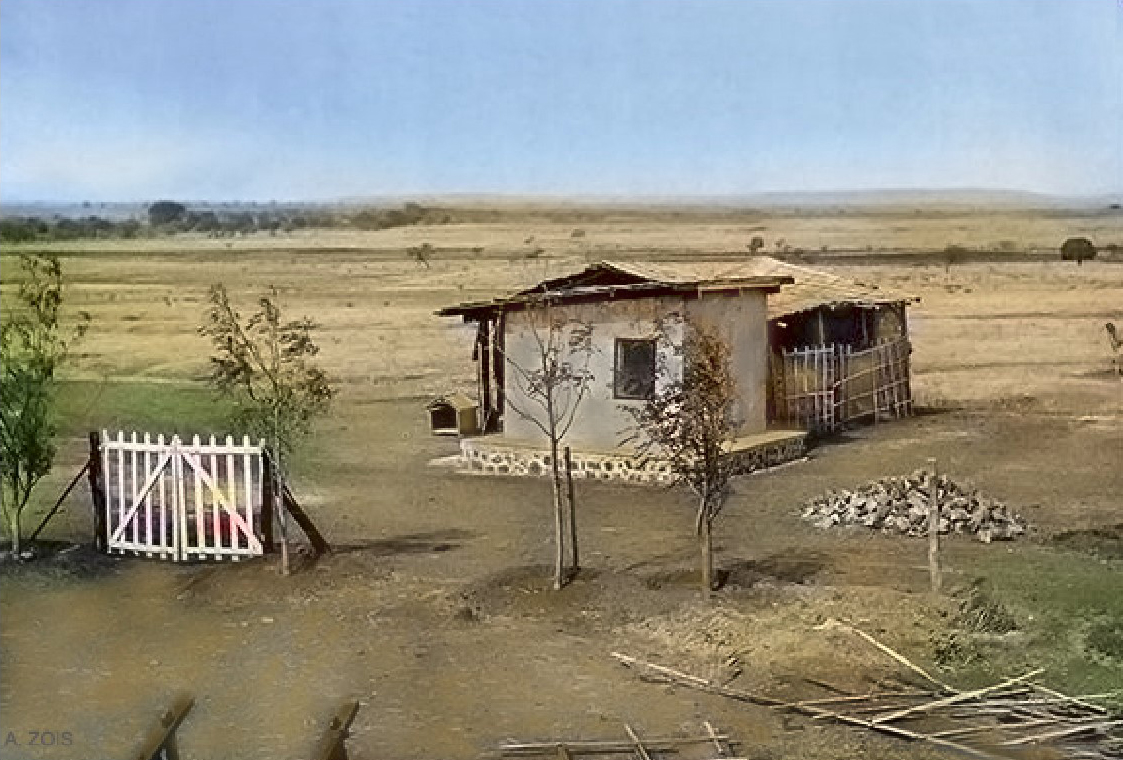 The Tin Cabin, behind which can be seen the tatta-matting around the crypt-room, in 1935 - Note the construction debris left in a pile because of Baba's seclusion- Photo taken by Padri