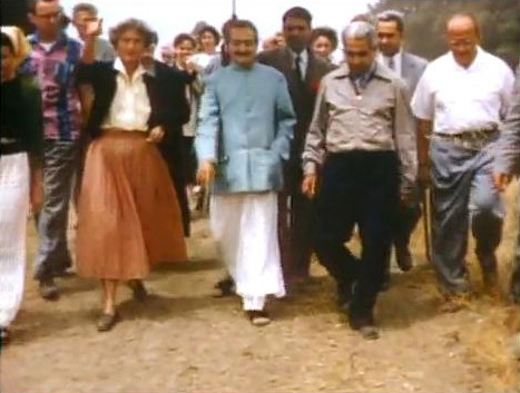 Meher Mount 1956 : Image captured by Anthony Zois from a film by Sufism Reoriented