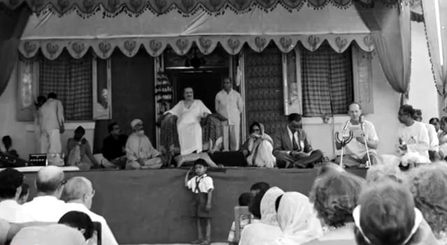 Darwin Shaw reading Meher Baba's message